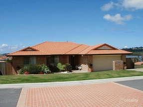 18 Daintree Cl, Banora Point, NSW 2486