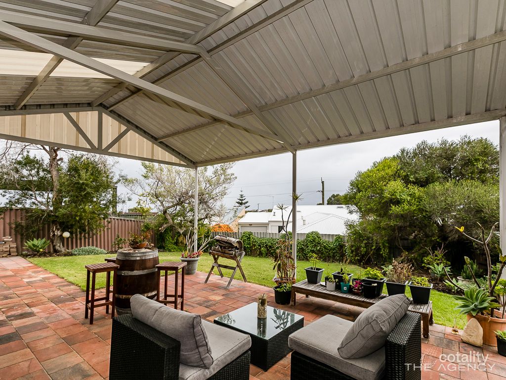 23 Springfield Ct, Kallaroo, WA 6025