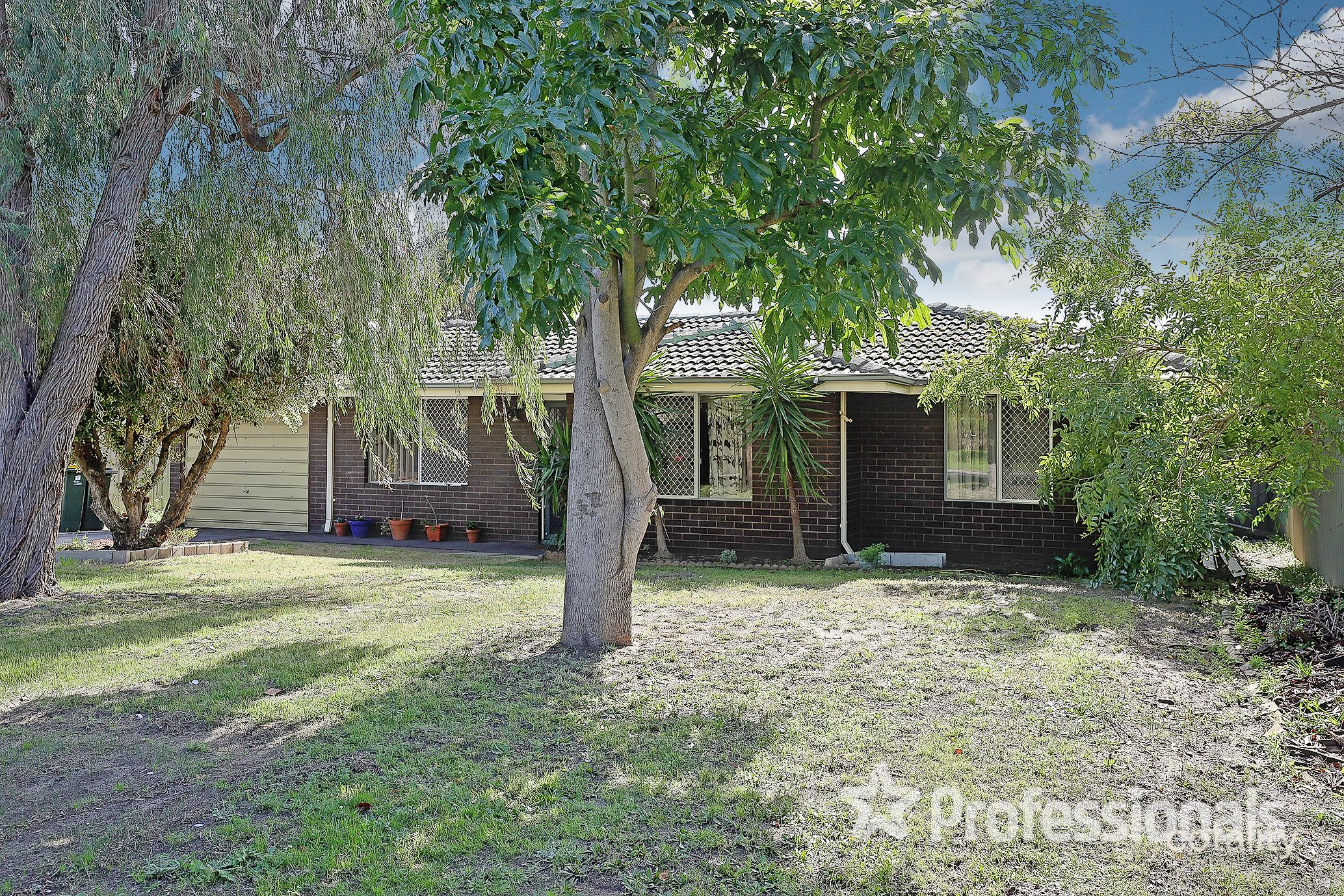 17 Connell Way, Girrawheen, WA 6064