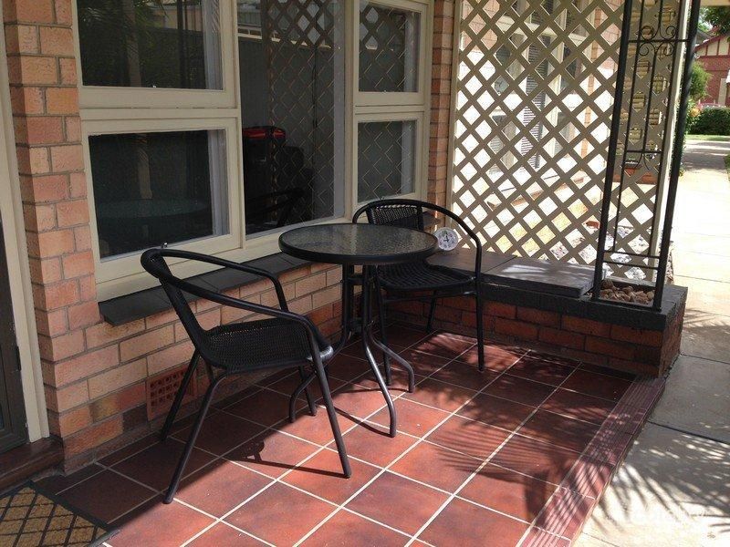 4/24 Penzance St, Glenelg, SA 5045