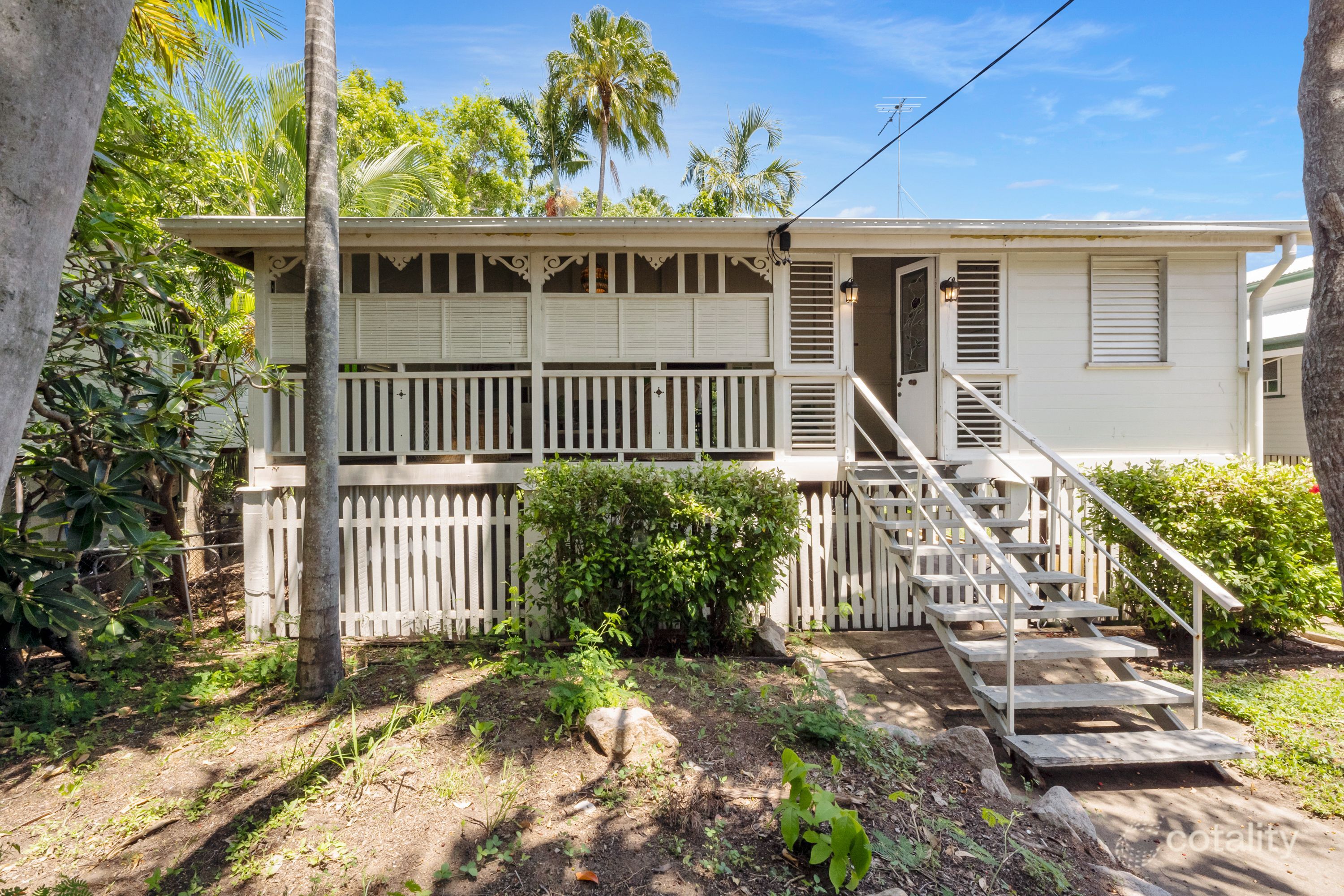 16 Baxter St, West End, QLD 4810
