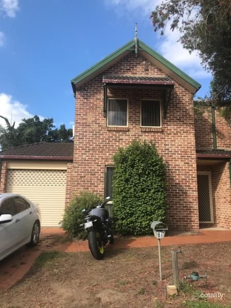 6a Wellwood Ave, Moorebank, NSW 2170