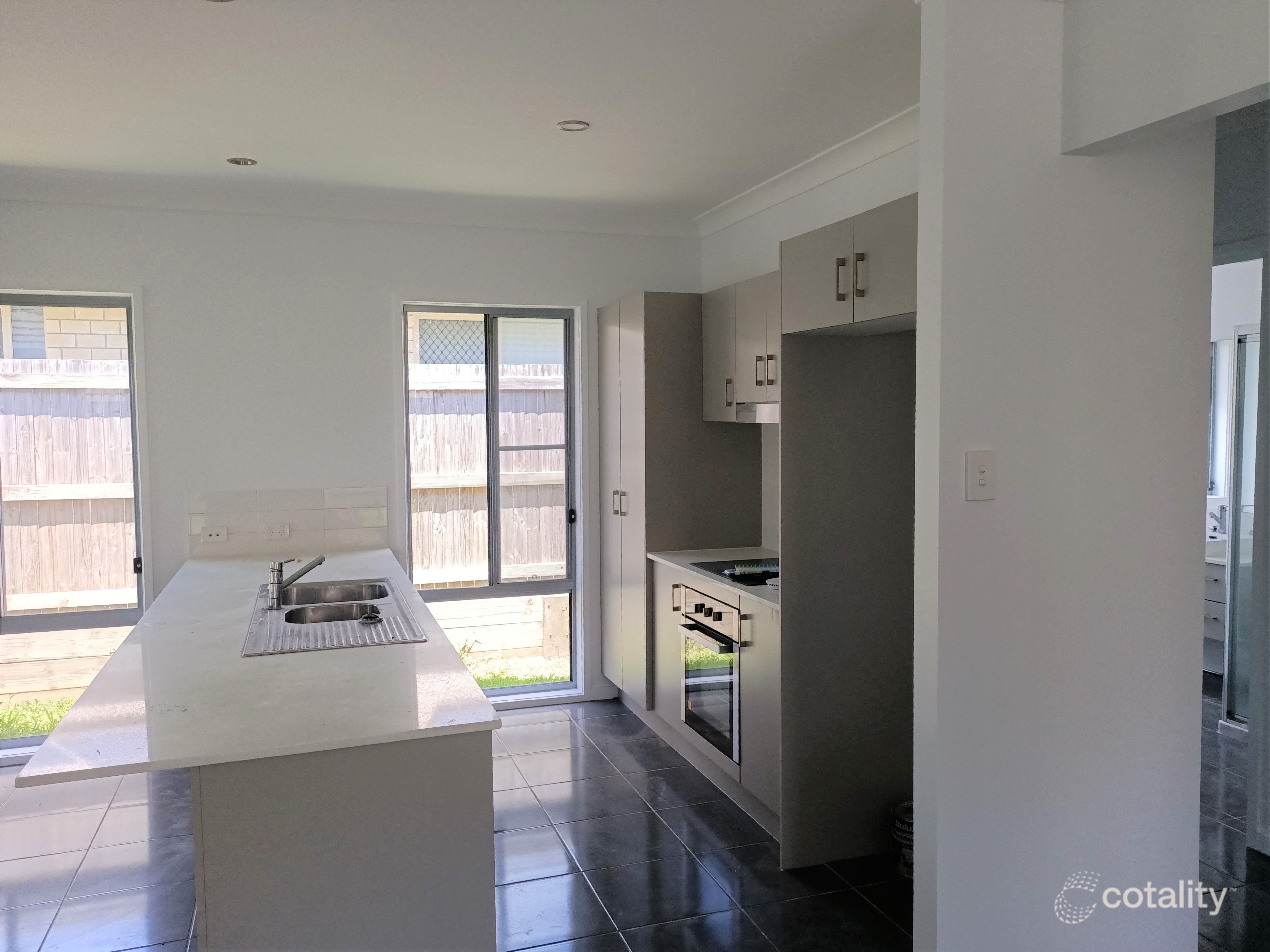 31 Essington Mews, Leichhardt, QLD 4305