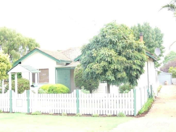 27 Moyes St, Manjimup, WA 6258