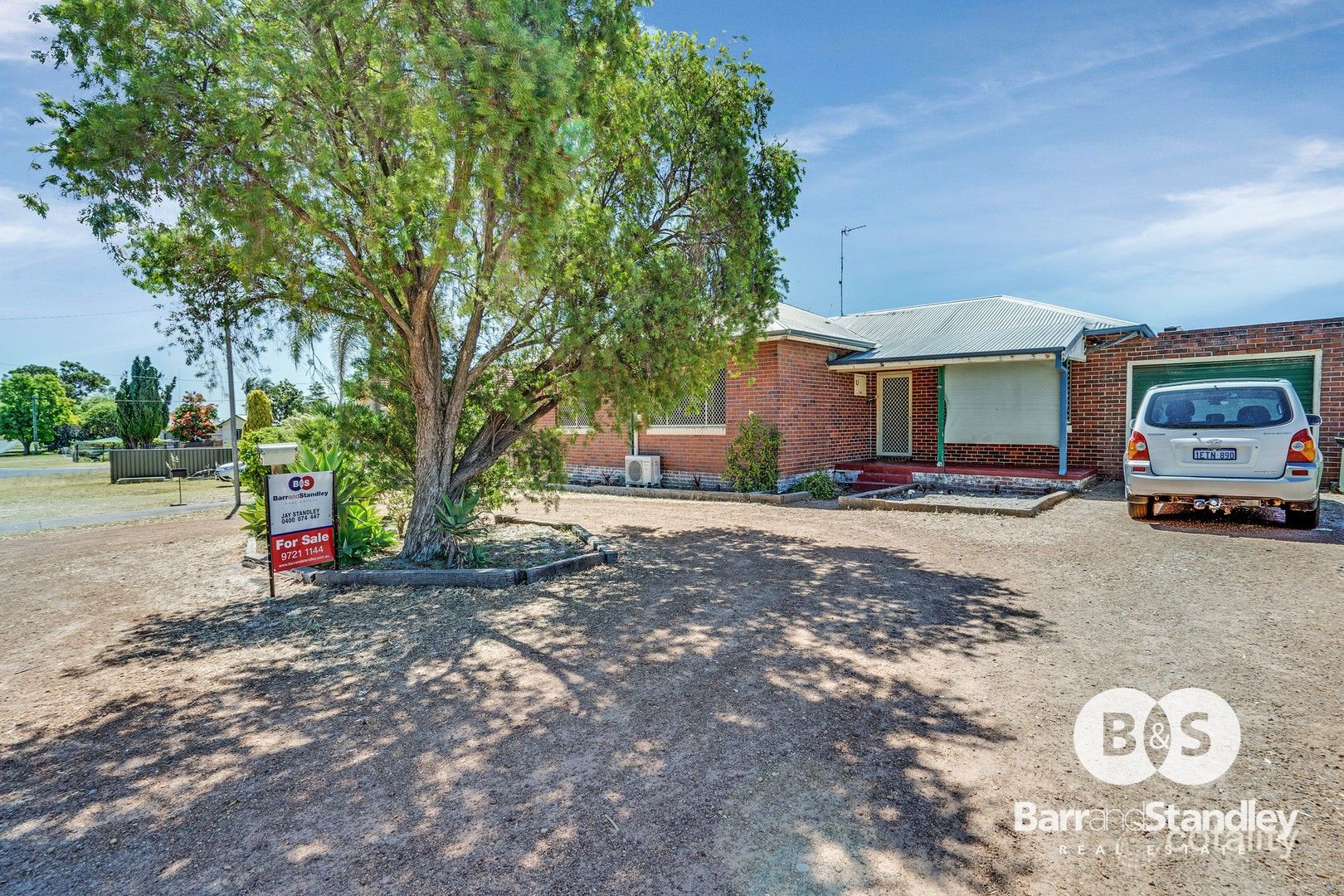 30 Hands Ave, Carey Park, WA 6230