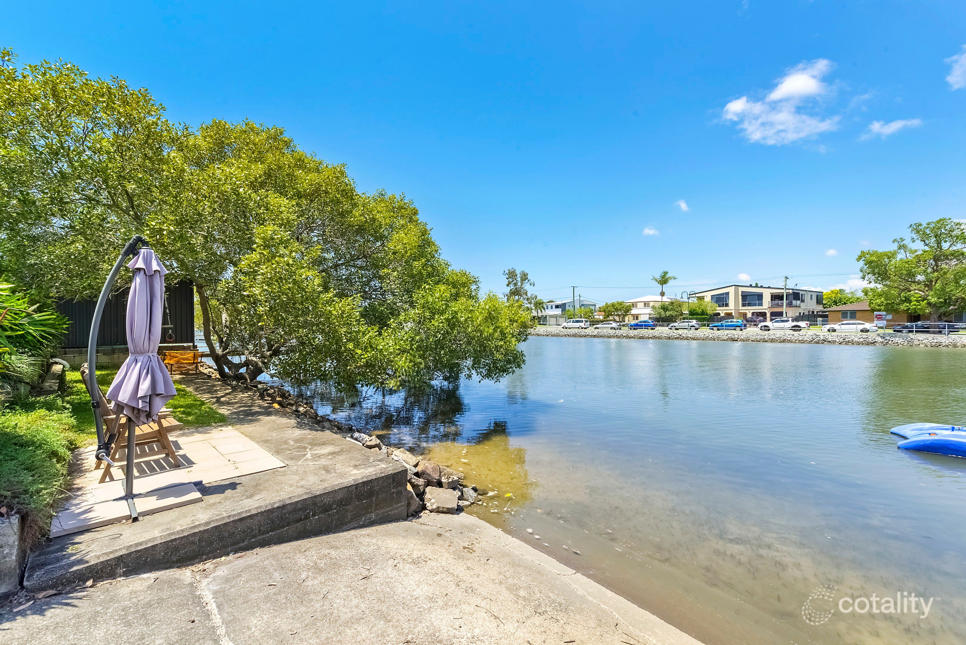 20 Vaggelas Cres, Biggera Waters, QLD 4216
