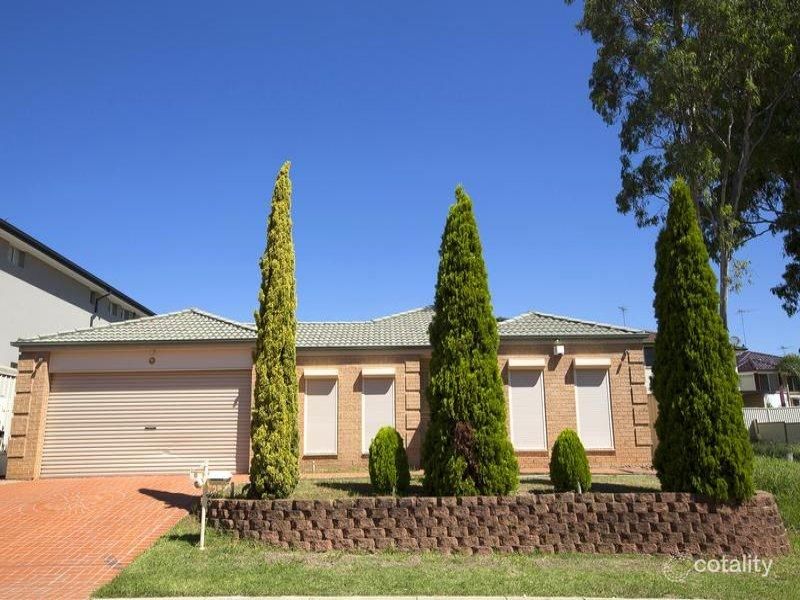 8 Coronation Dr, Green Valley, NSW 2168