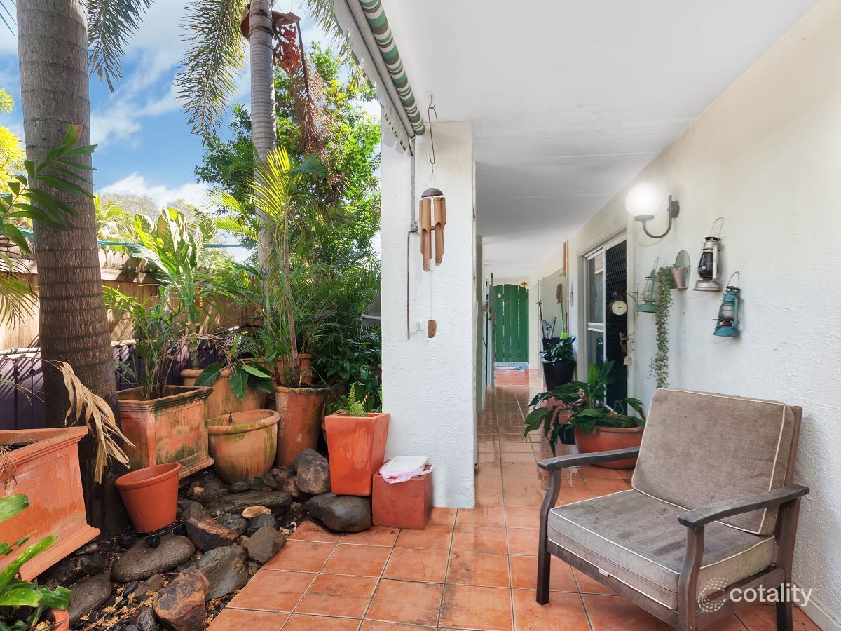 2/102-104 Wistaria St, Holloways Beach, QLD 4878