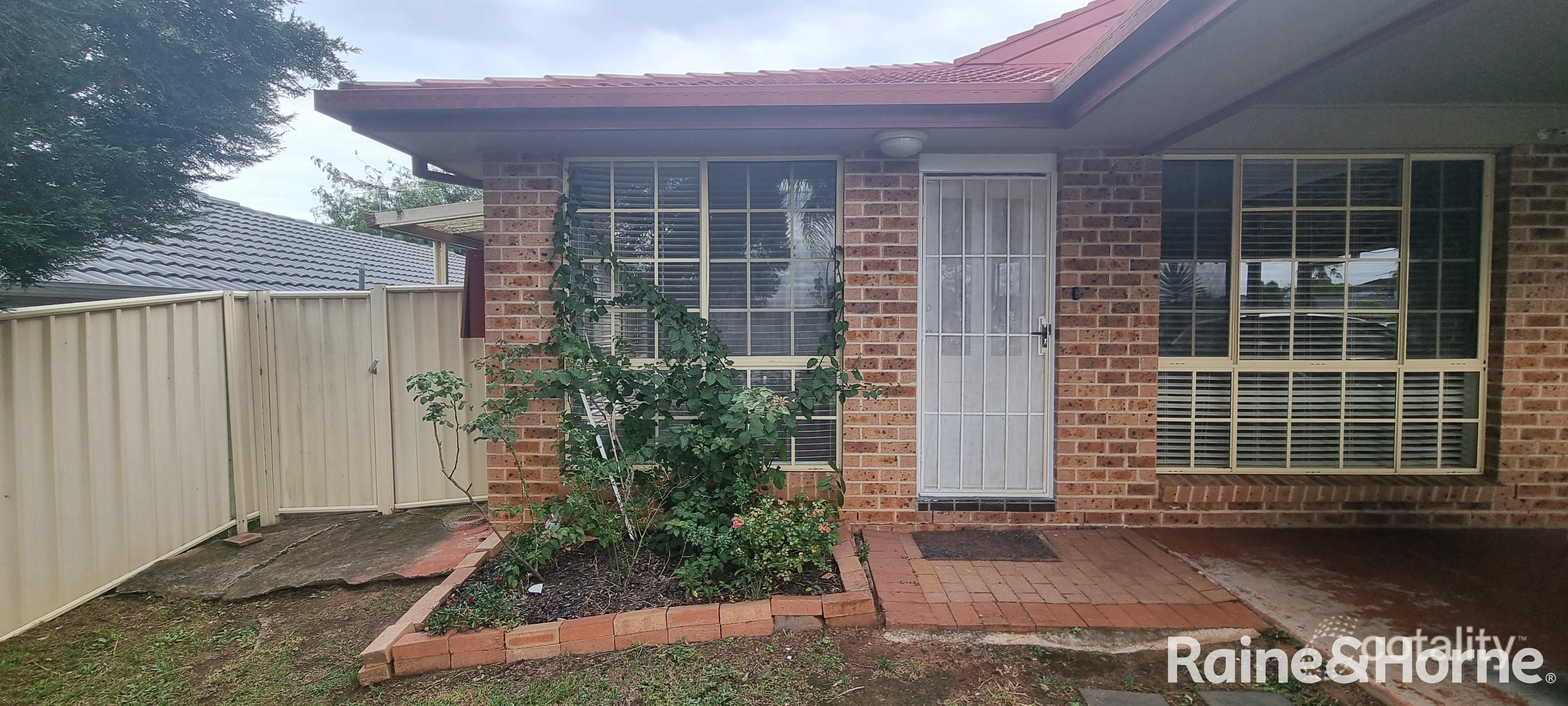 1/11 Pontiac Pl, Ingleburn, NSW 2565