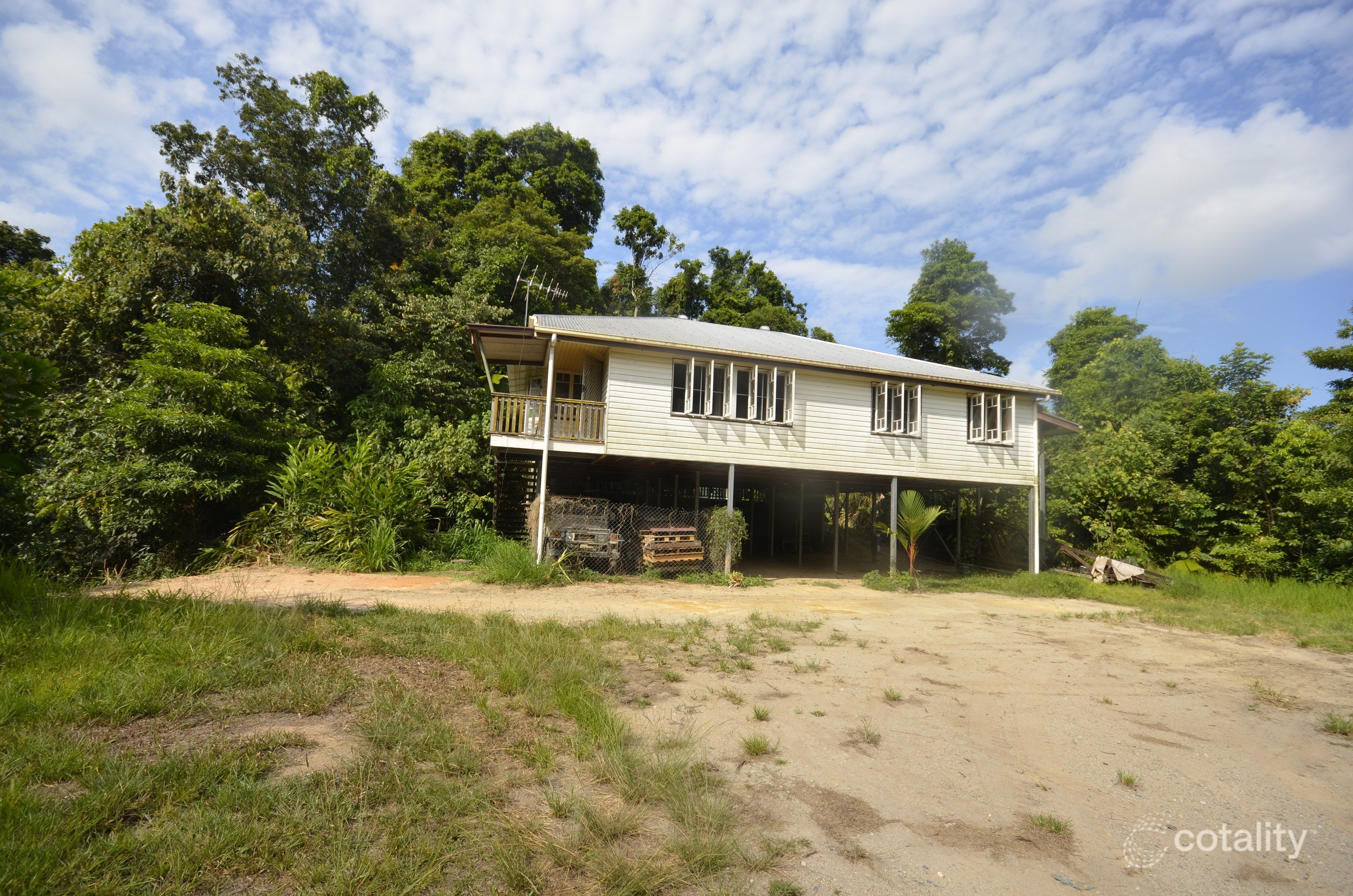 15 Whiteley Rd, Miallo, QLD 4873