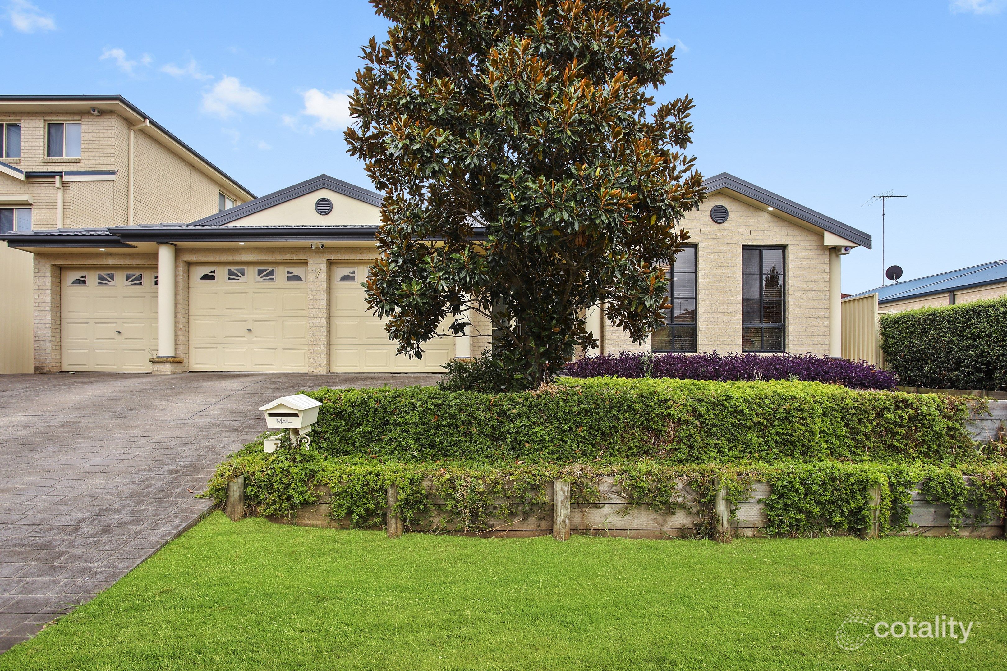 7 Gabriel Cct, Blair Athol, NSW 2560