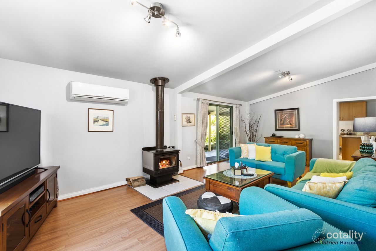 102 Alford Ave, Eildon, VIC 3713