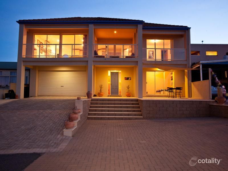 2 Dale Ave, Christies Beach, SA 5165