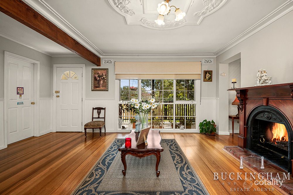 8 Gracedale Ave, Eltham North, VIC 3095