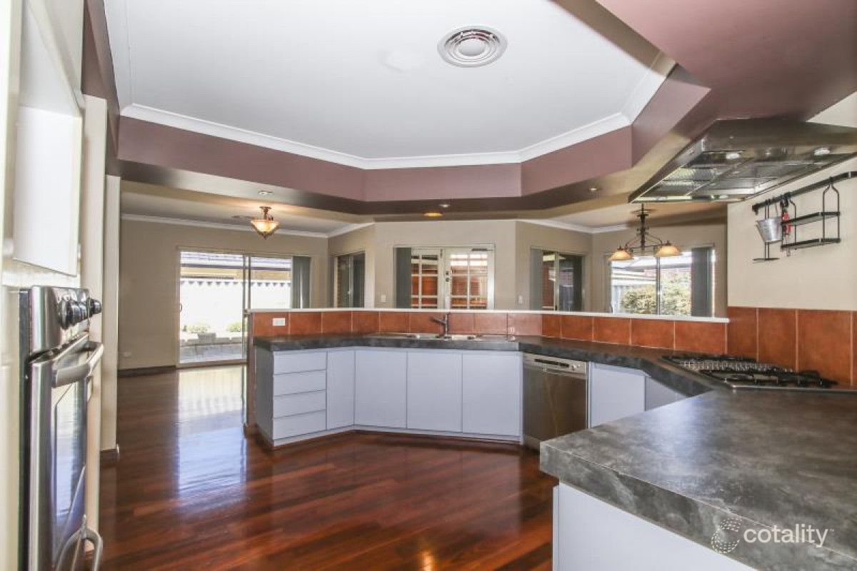 7 Coolbarro Lane, Redcliffe, WA 6104