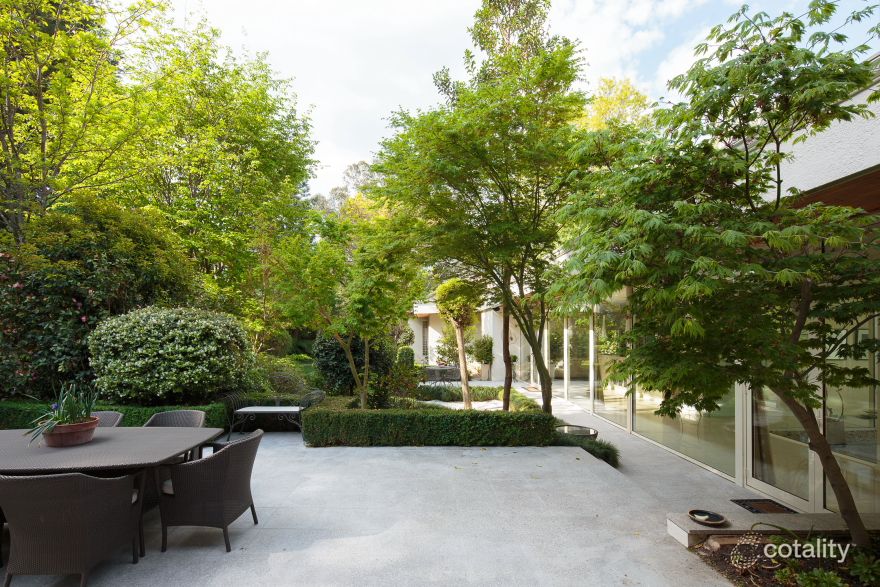 77 Arthur Cir, Forrest, ACT 2603