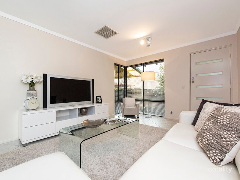 4/7 Park St, Como, WA 6152