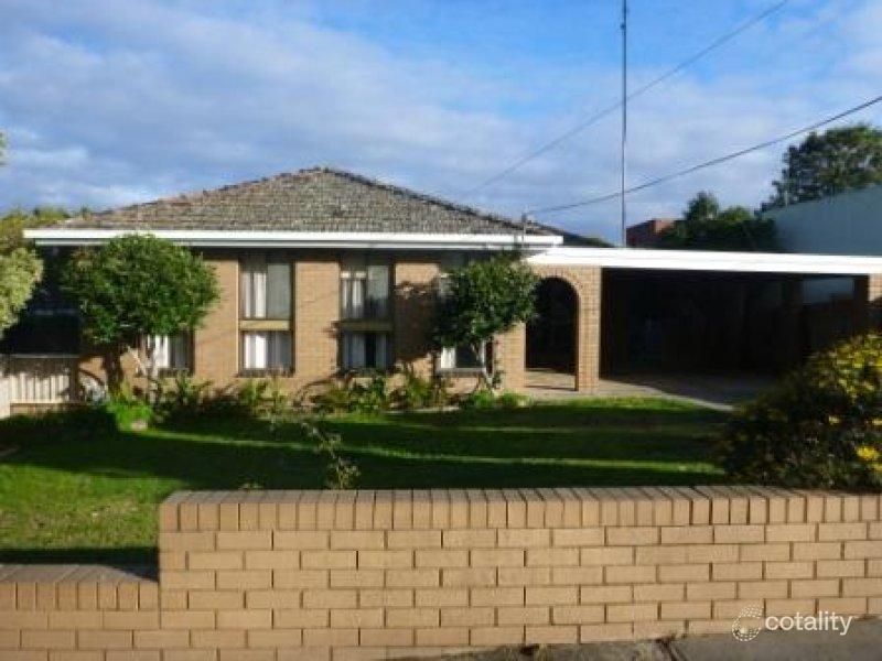 17 Webb Ave, Seymour, VIC 3660