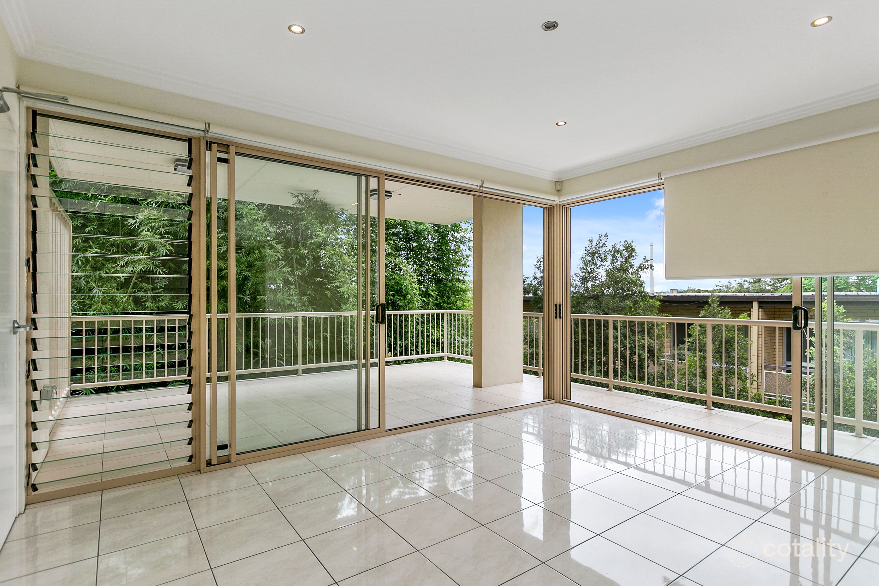 2/76 Durham St, St Lucia, QLD 4067