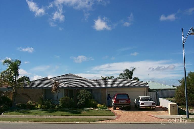 62 La Spezia Dr, Secret Harbour, WA 6173