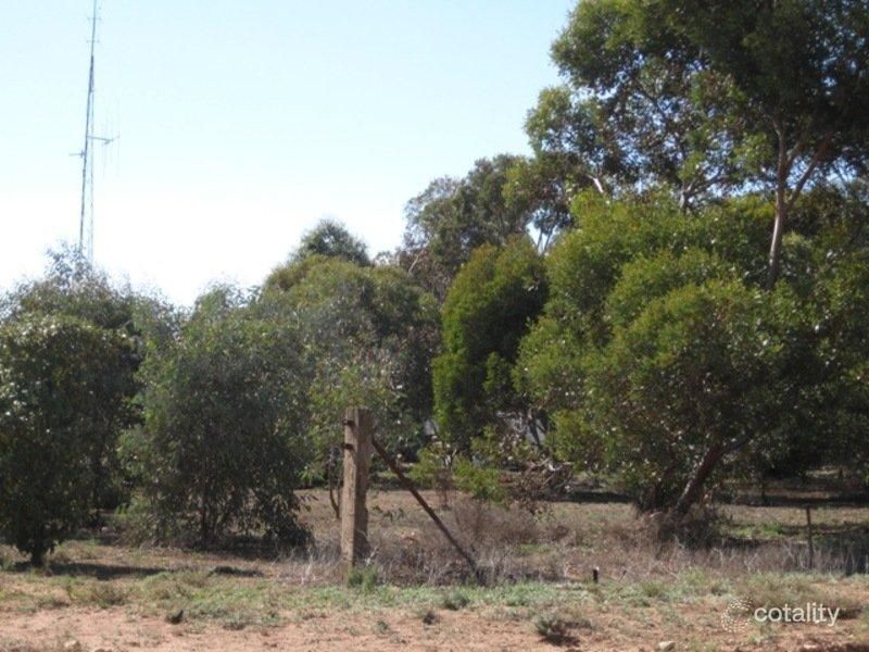 4 Third St, Tickera, SA 5555