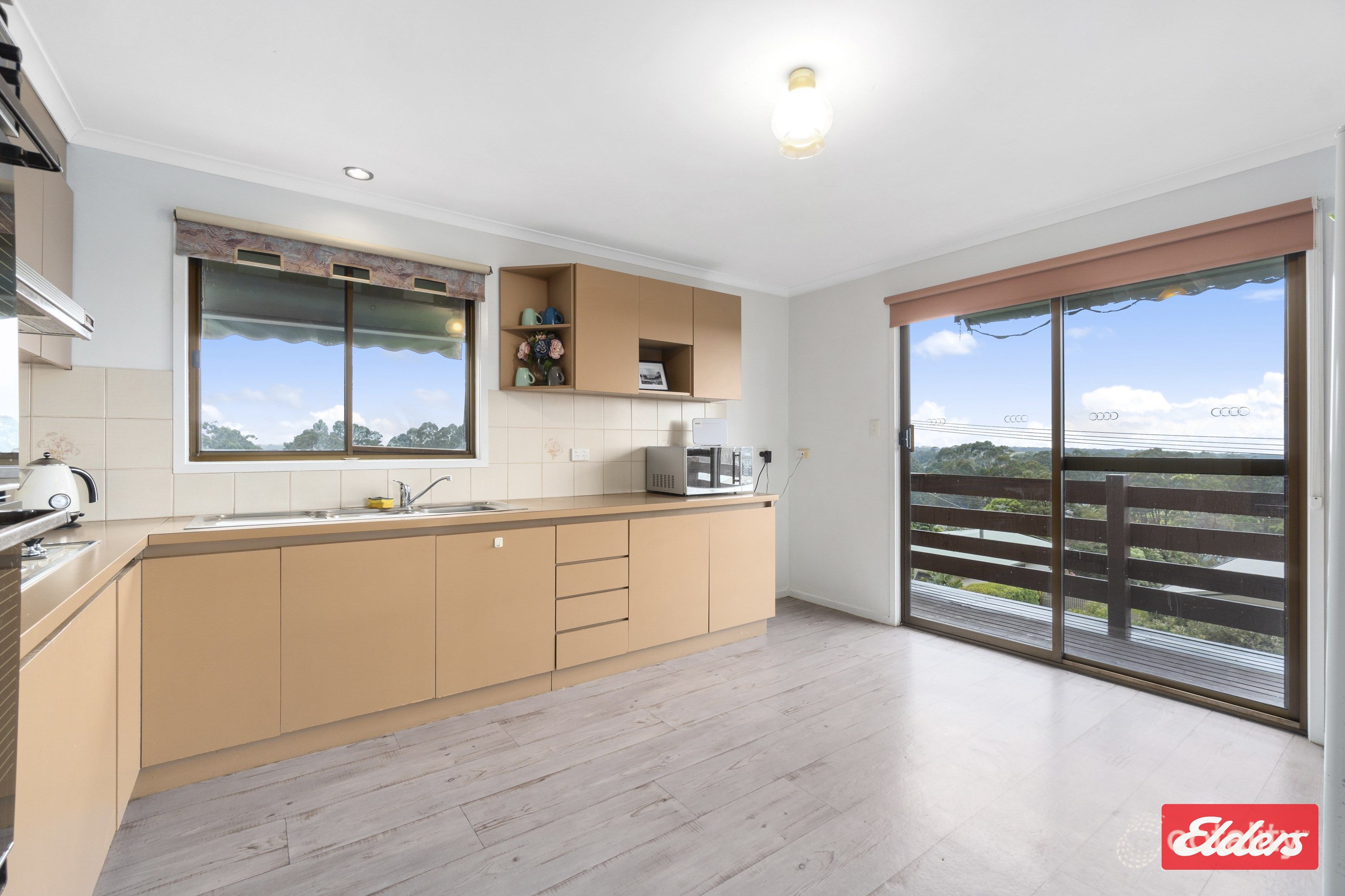16 Ozone Cres, Lakes Entrance, VIC 3909