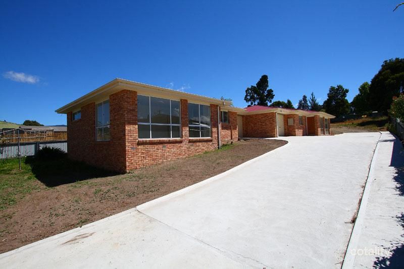 2/4 Walton St, Huonville, TAS 7109