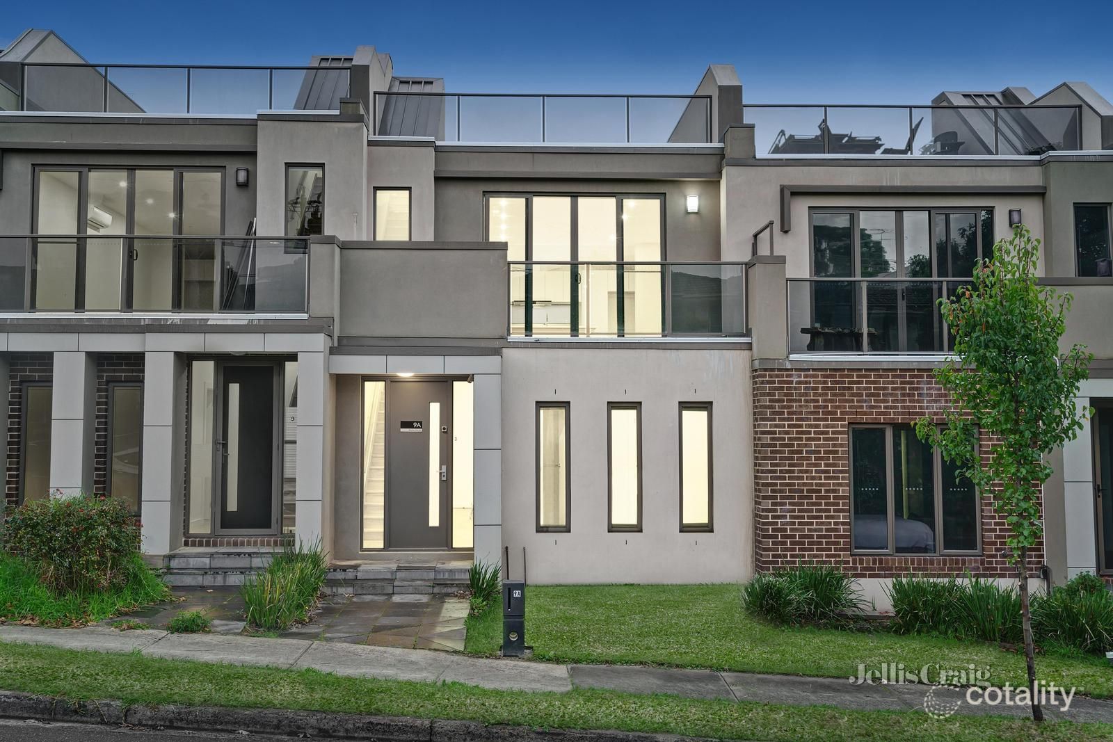 9a Bayley Gr, Doncaster, VIC 3108