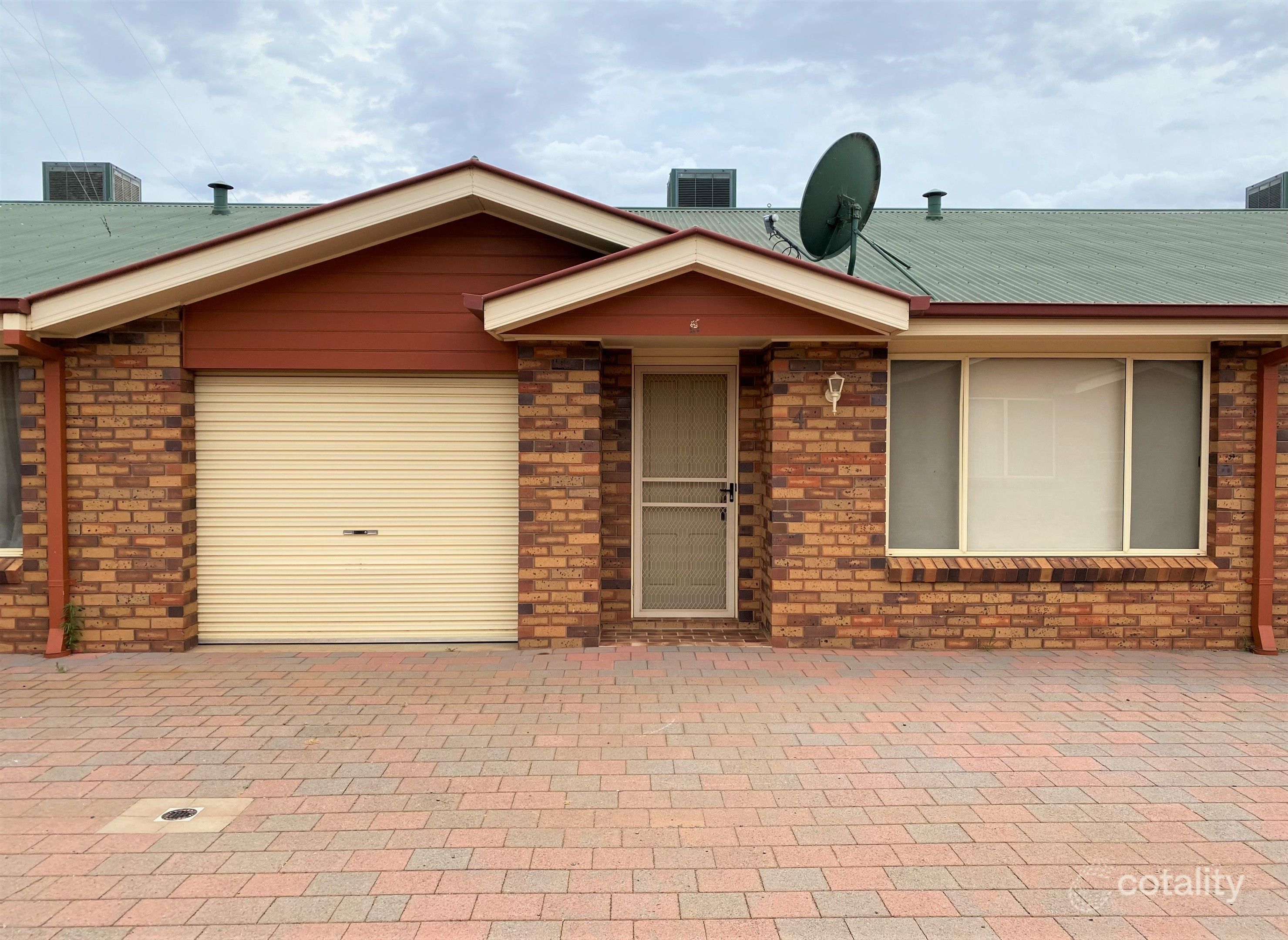 10-12 Rose St, Hillston, NSW 2675