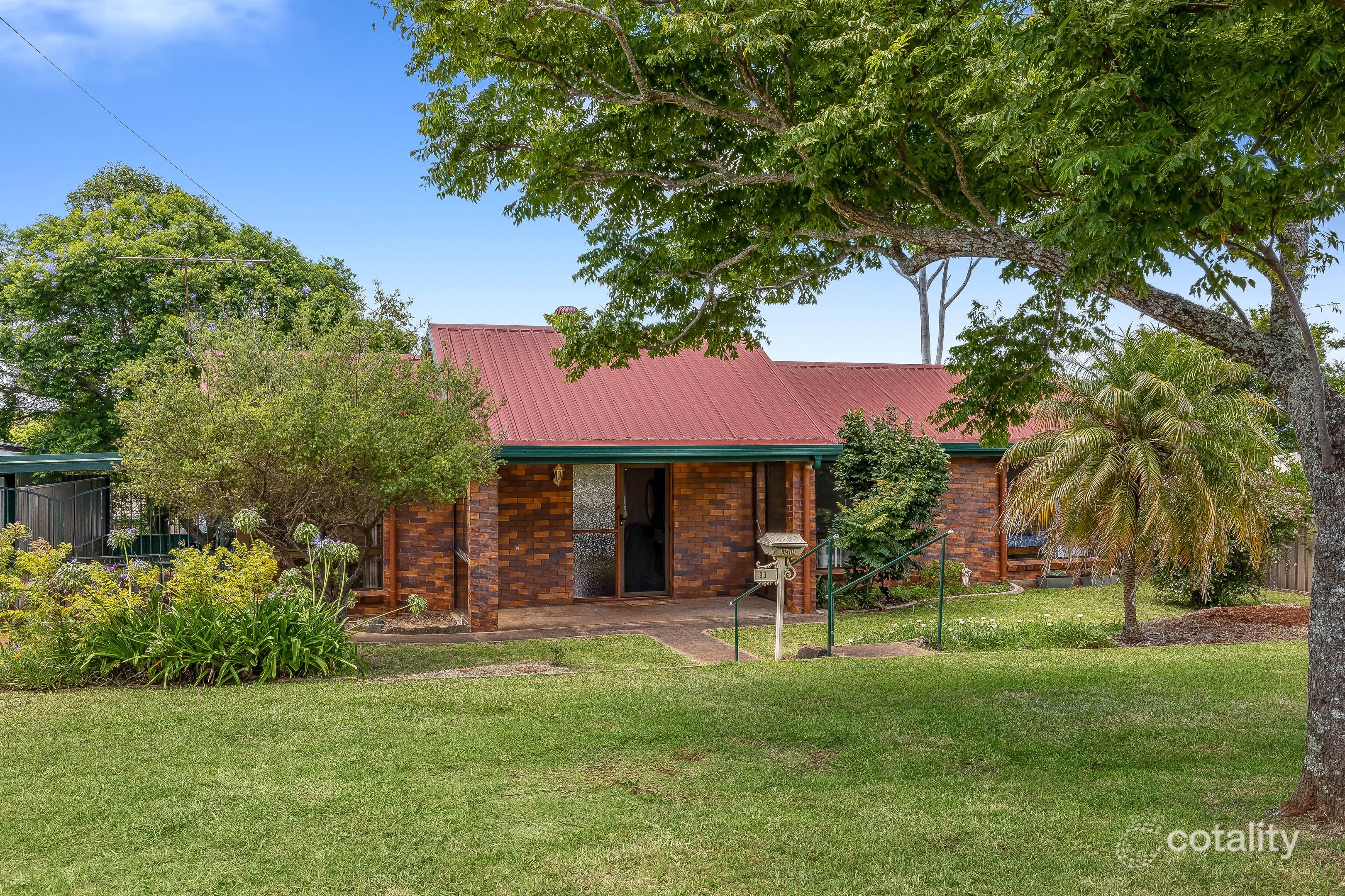 33 Champagne Cres, Wilsonton Heights, QLD 4350
