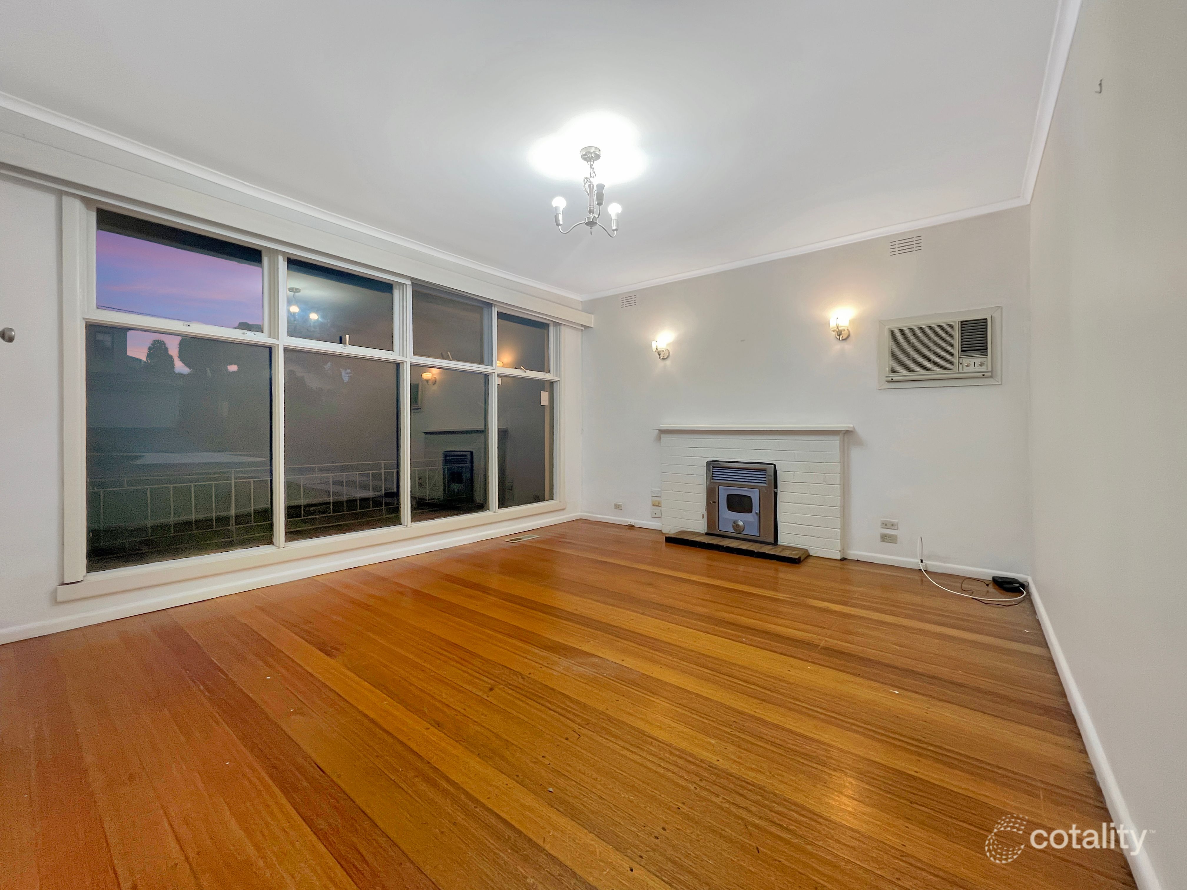 10 Inverness Ave, Burwood, VIC 3125