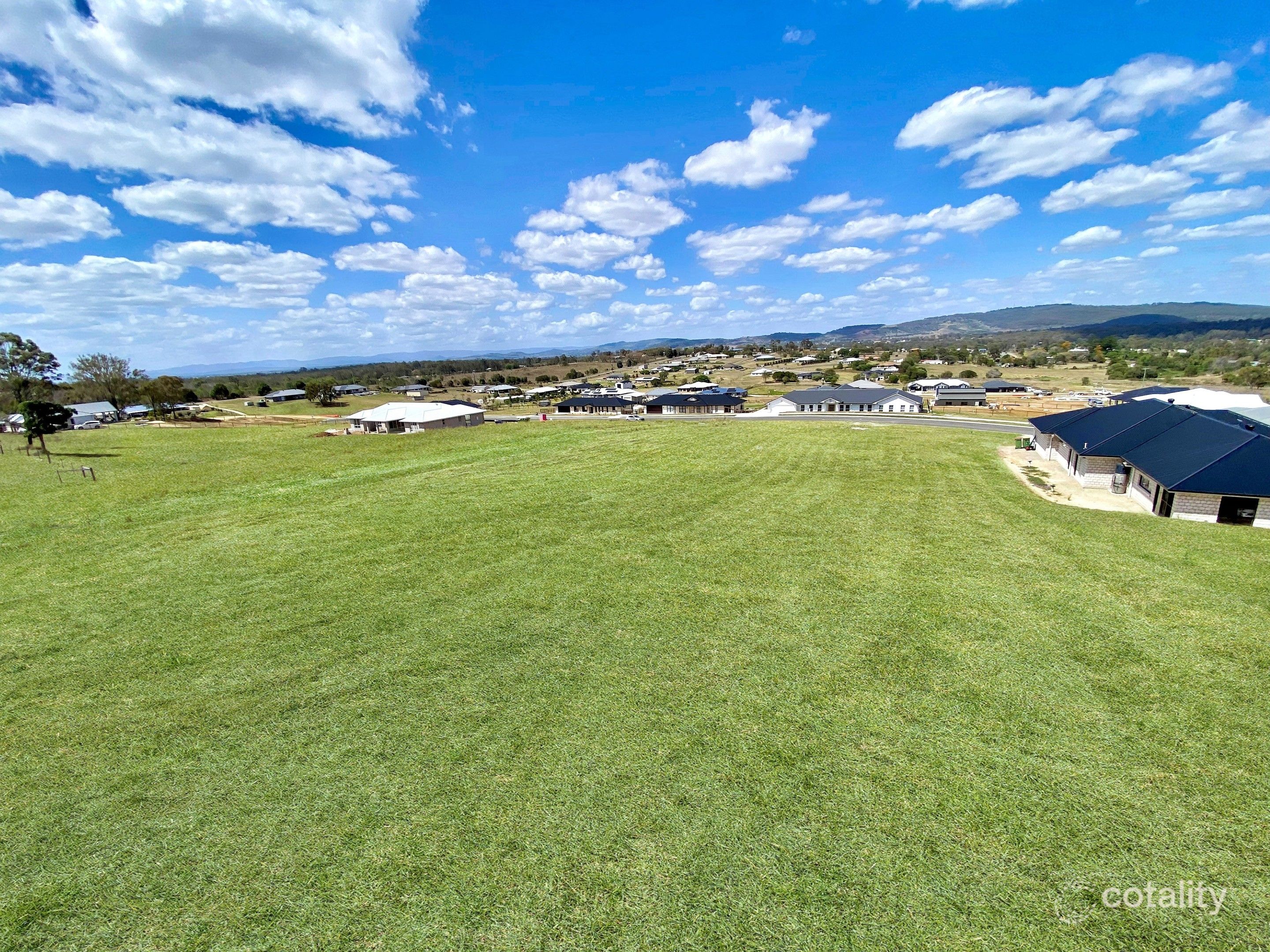 11 Olga Ct, Regency Downs, QLD 4341