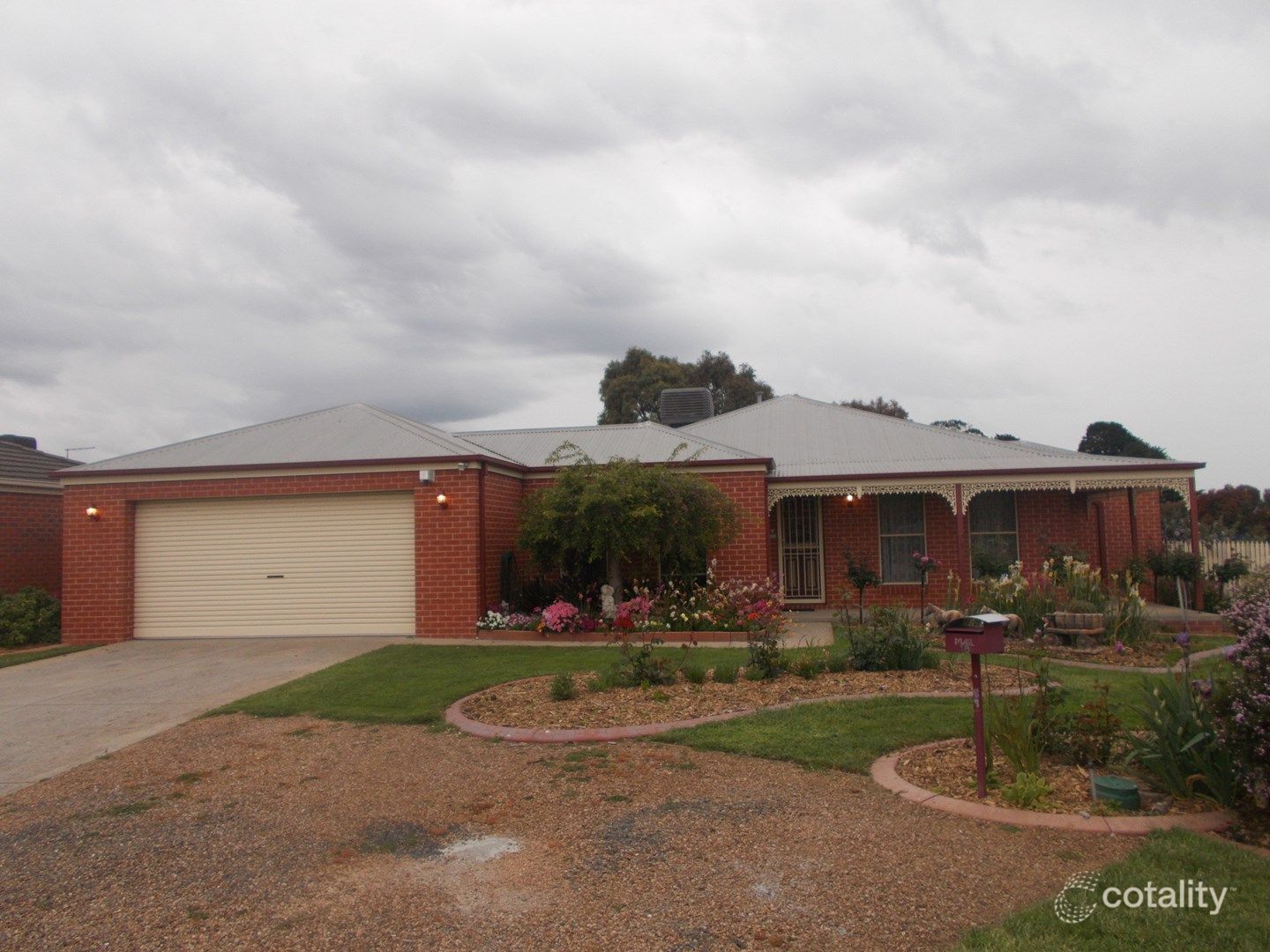 16 Douglas Cl, Miners Rest, VIC 3352