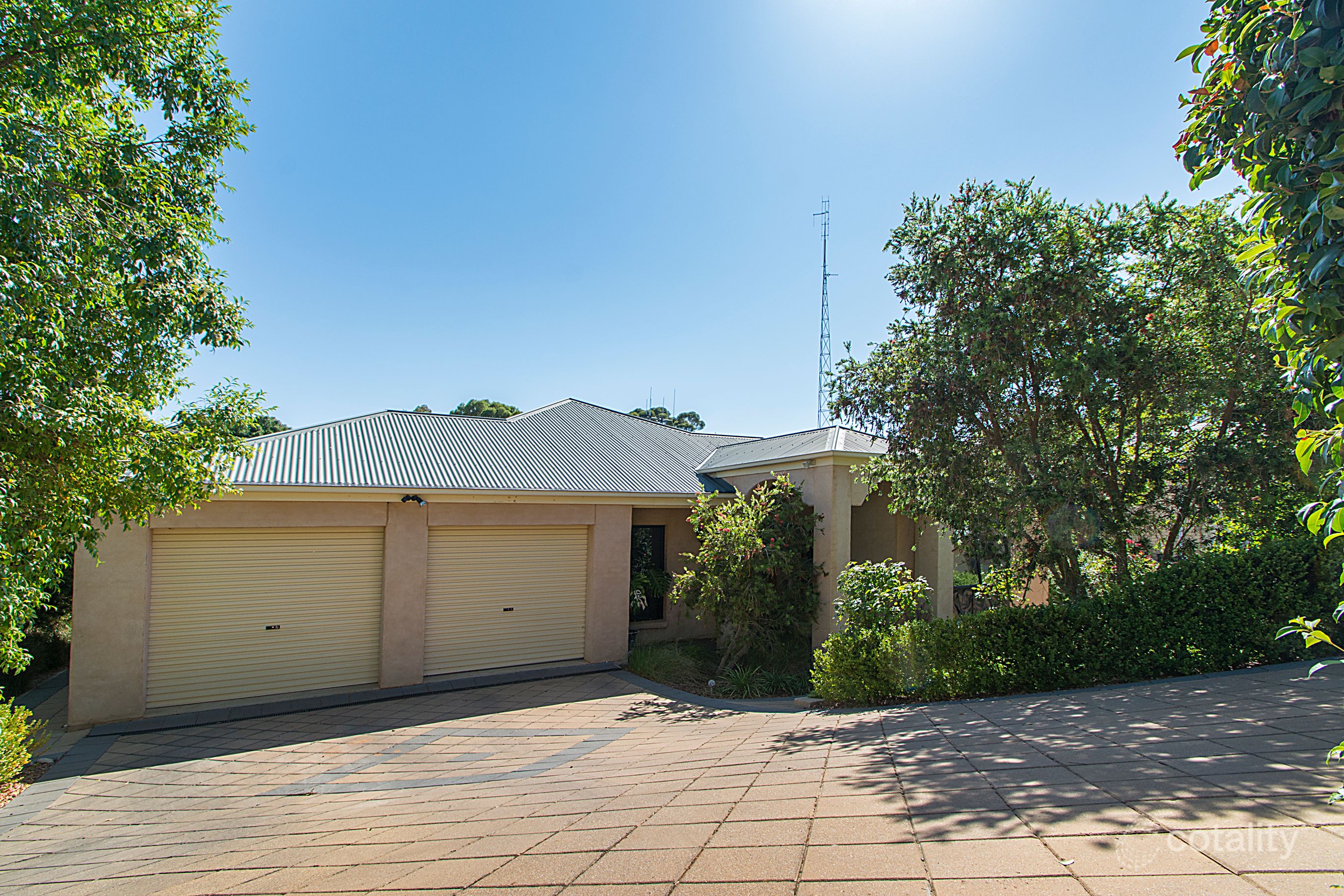 2 Bindarrah Lane, Clare, SA 5453