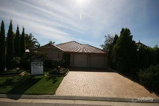 41 Dorrien Ave, Woodcroft, SA 5162
