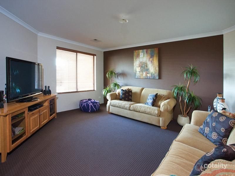 18 Burnsville Dr, Secret Harbour, WA 6173