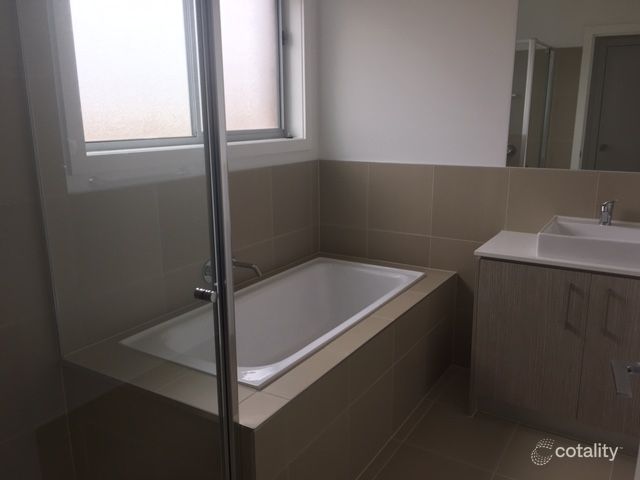 117 Bondi Pde, Point Cook, VIC 3030