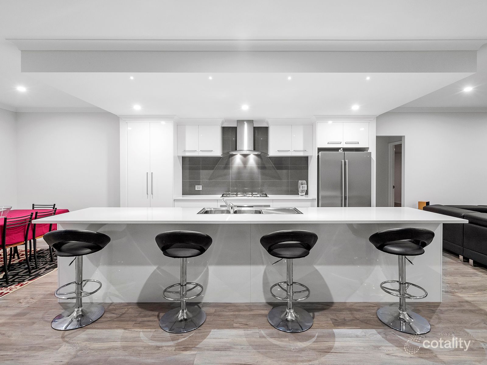 2 Thornhill Lane, Beachlands, WA 6530