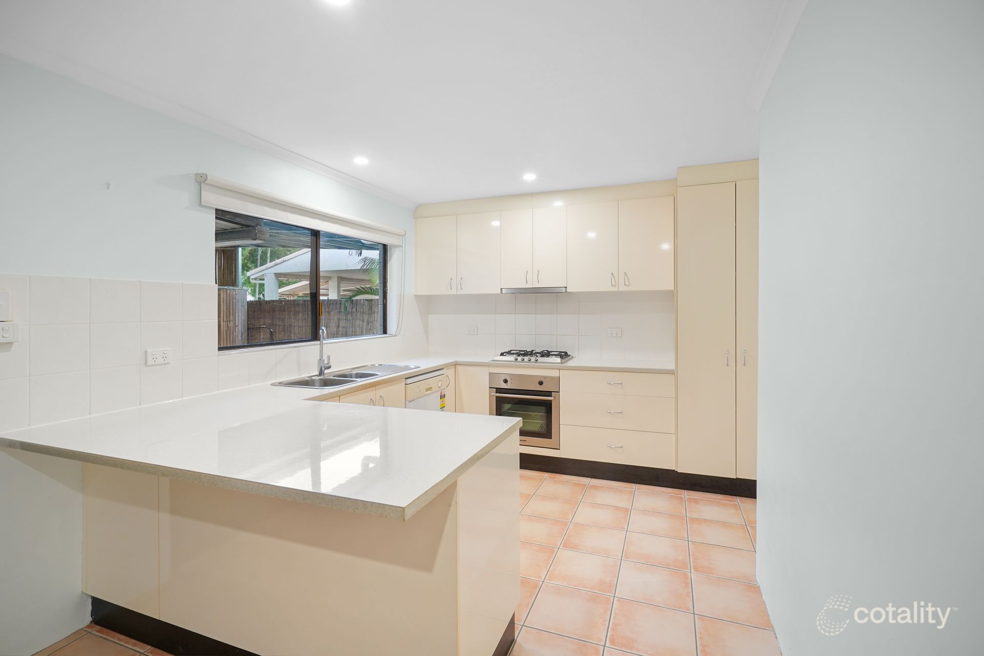 2/100 Trinity Beach Rd, Trinity Beach, QLD 4879