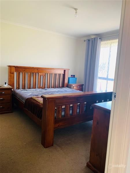 1/5 Tarwin Pl, Meadow Heights, VIC 3048