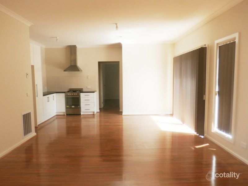 2/10 Camdale Pde, St Albans, VIC 3021