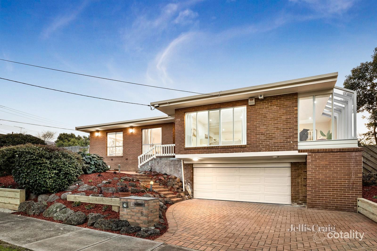 5 Debra Way, Doncaster East, VIC 3109