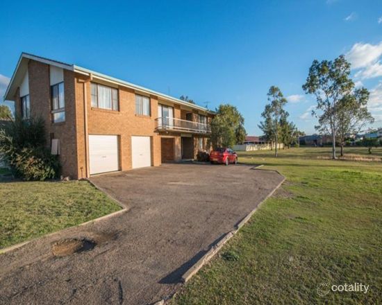 2/4 Illoura St, Hillvue, NSW 2340