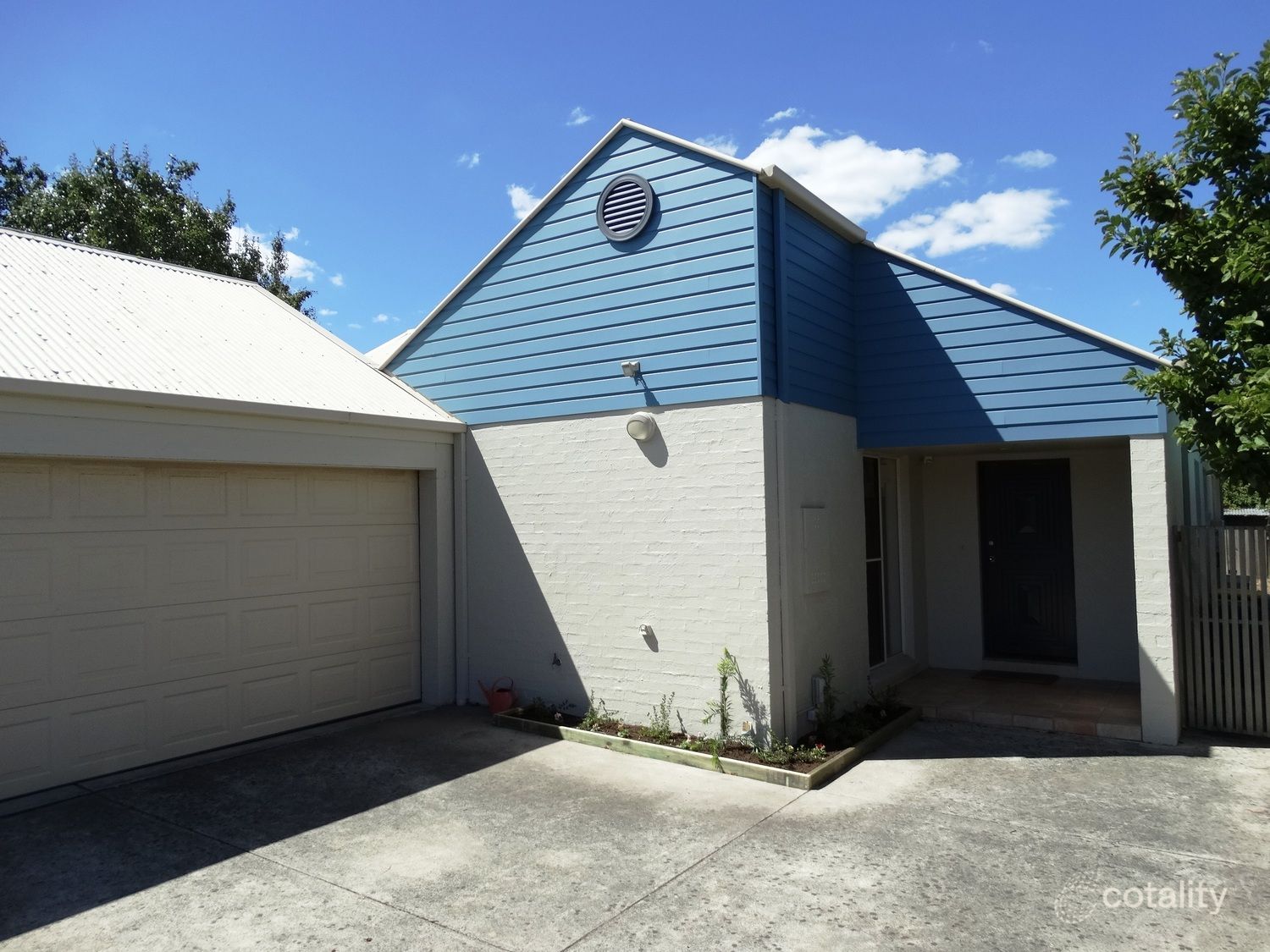 2/14 Lake St, Lake Wendouree, VIC 3350