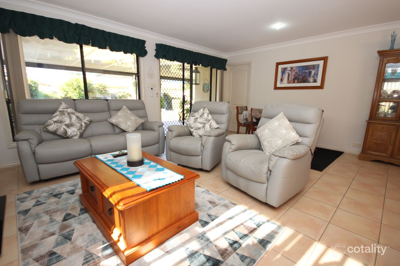 8 Benara Cres, Forster, NSW 2428