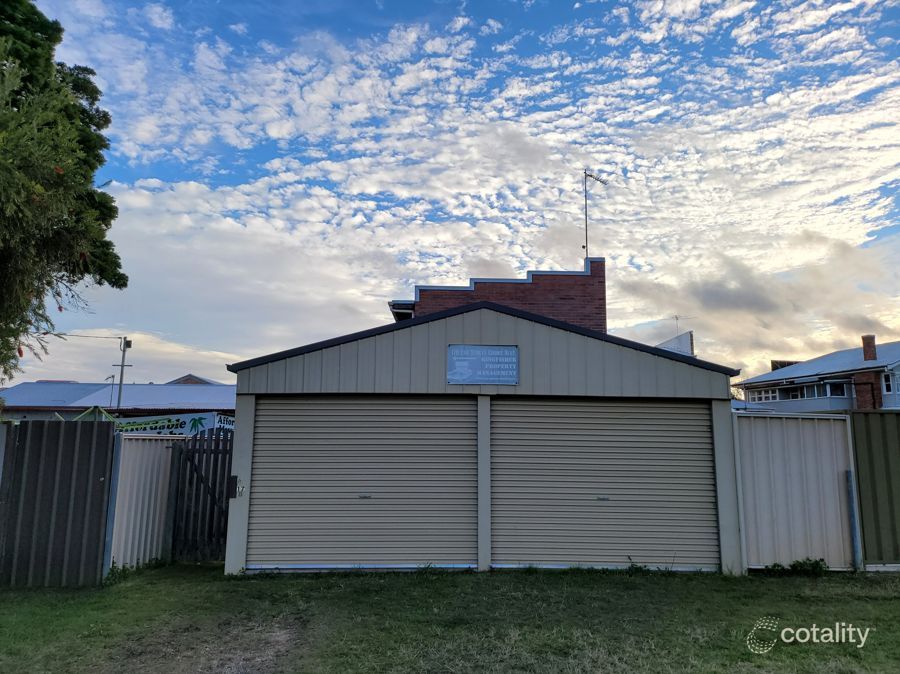 17 Esk St, Crows Nest, QLD 4355
