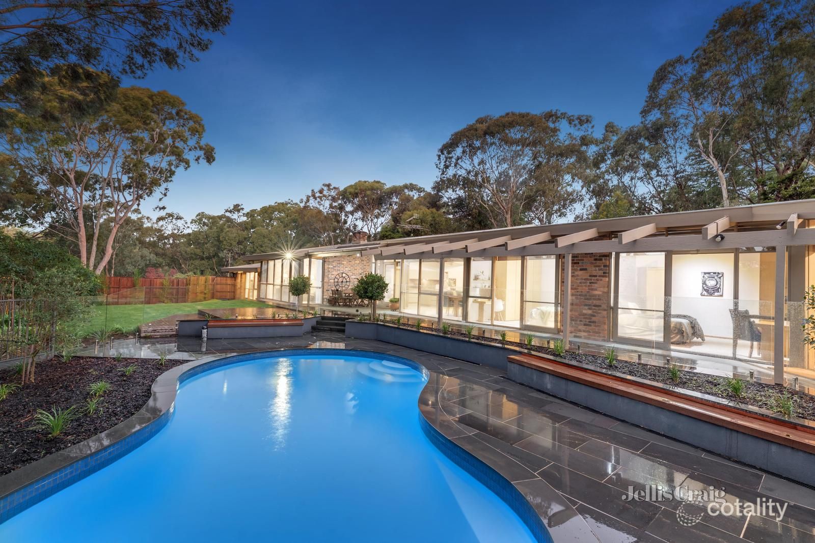 8 Eumeralla Ave, Templestowe Lower, VIC 3107