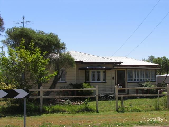 6 Sharp St, Crows Nest, QLD 4355