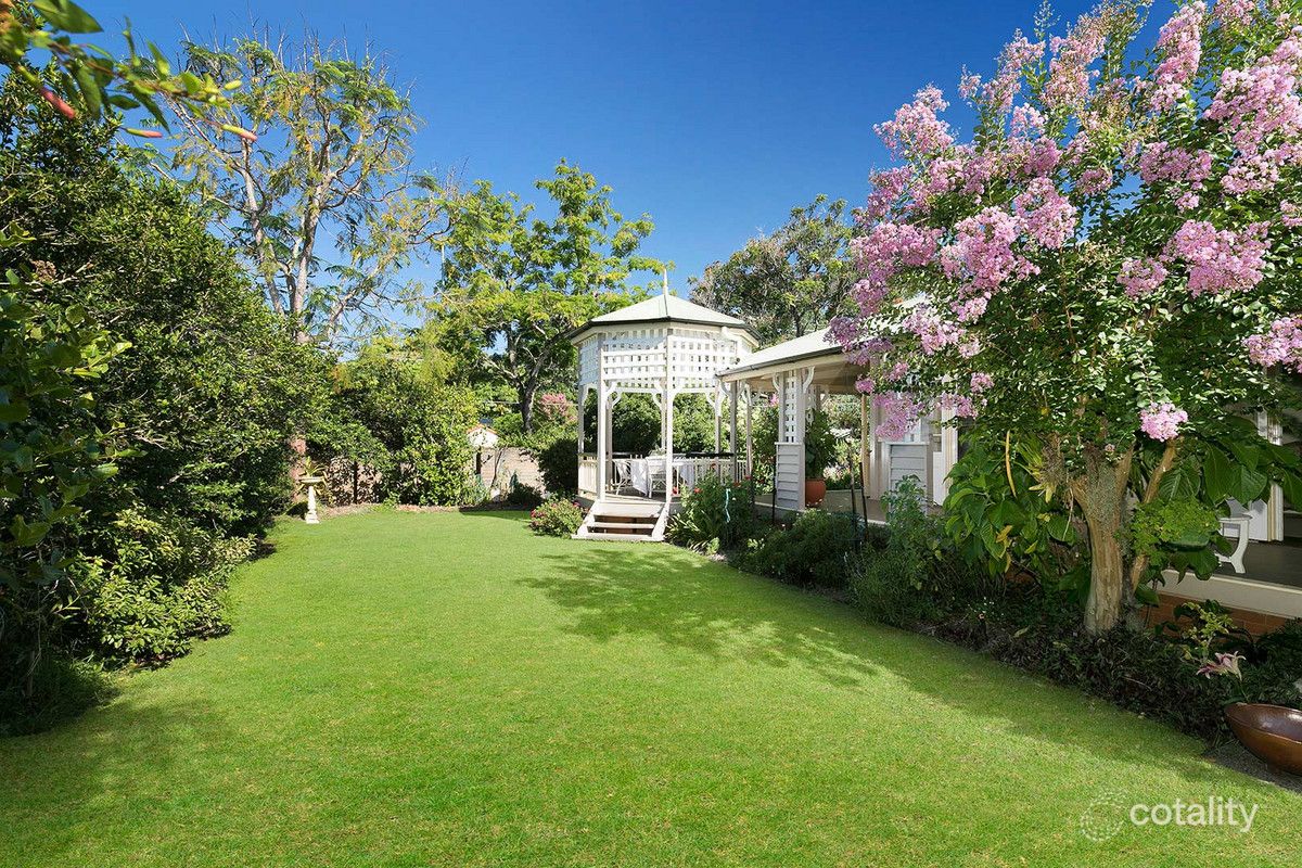 23 Dewar Tce, Sherwood, QLD 4075