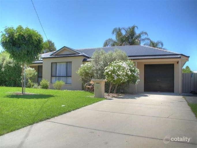 11 Angel St, Lake Albert, NSW 2650